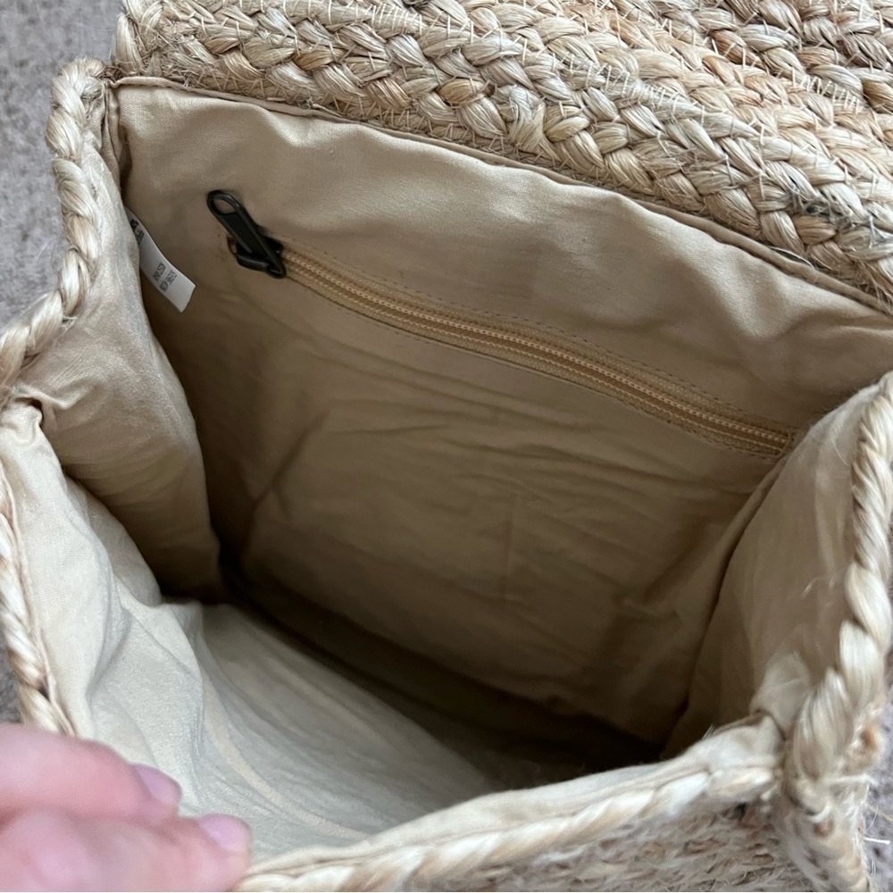 Jute Backpack - Picture 4 of 4